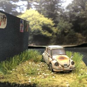 錆塗装 1/64 スバル360 昭和レトロな風景 旧車 自作ジオラマ完成品 ケース付の画像6