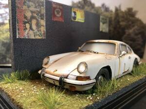  Showa Retro . scenery 1/32 Porsche 911S old car original work geo llama final product case attaching 