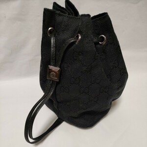 GUCCI グッチ　ポーチ　バニティ　巾着バッグ　GG柄　ナイロン　ブラック　中古品