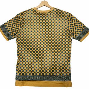 美麗品◎46サイズ ドルチェ&ガッバーナ【激レア!!希少モデル】DOLCE&GABBANA 幾何学 総柄 半袖 Tシャツ スリット イエロー系 春夏◎メンズの画像6