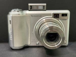 【F1134CK】極美品 FUJIFILM フジフィルム FinePix E550 デジタルカメラ シルバー 簡易動作確認済 単三電池 XDカード