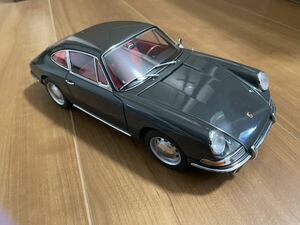 海外の方も　オートアート社製　初代ポルシェ911　901型　2.0クーペ　ポルシェミュージアム特注？　1/18スケール　ダイキャスト製ミニカー