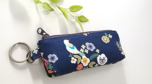 ハンドメイド〈キーリング付き〉 横長ミニポーチ　Secret garden＊小鳥と花　(12×4.5×2）※リップケース/コインケース