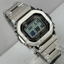 極美品 G-SHOCK GMW-B5000D-1JF タフソーラー 電波受信 電波ソーラー マルチバンド6 Bluetooth搭載 モバイルリンク メタルバンド シルバー_画像2