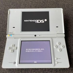 Nintendo DS i （ホワイト）＋充電器＋ソフト３個