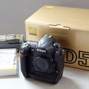 ☆ Nikon ニコン D5 (CF type) 中古実用品 ショット数約19万回 ☆の画像1