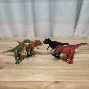 ☆アニア　ティラノサウルス　恐竜4体セット　ジュラシックワールド　☆タカラトミー