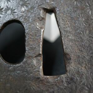 E1945 刀鍔 鉄地 木瓜型 真鍮覆輪 鍔 刀装品の画像5