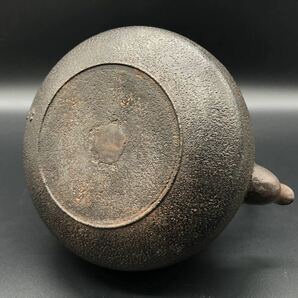 煎茶道具 茶道具 鉄瓶 時代物 釜師 大西浄寿 銅蓋 銀摘 竹梅紋 茶器 の画像6