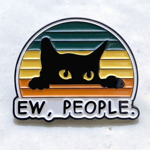 覗き見する猫　「うえっ、ニンゲンだ。」　人間嫌いな黒ネコ　EW,PEOPLE.◆ピンバッジ　ピンズ　バッチ　ブローチ◆かわいいニャンコ　動物