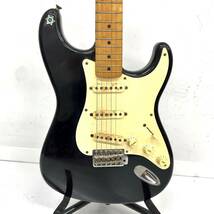 R642-W11-876 FENDER フェンダー STRATOCASTER ストラトキャスター エレキギター ブラック 全長約101cm 楽器 弦楽器 ケース付き③_画像4