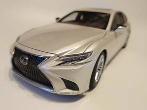 AUTOart　レクサス　LS500ｈ（パールホワイト）　１／１８　美品！