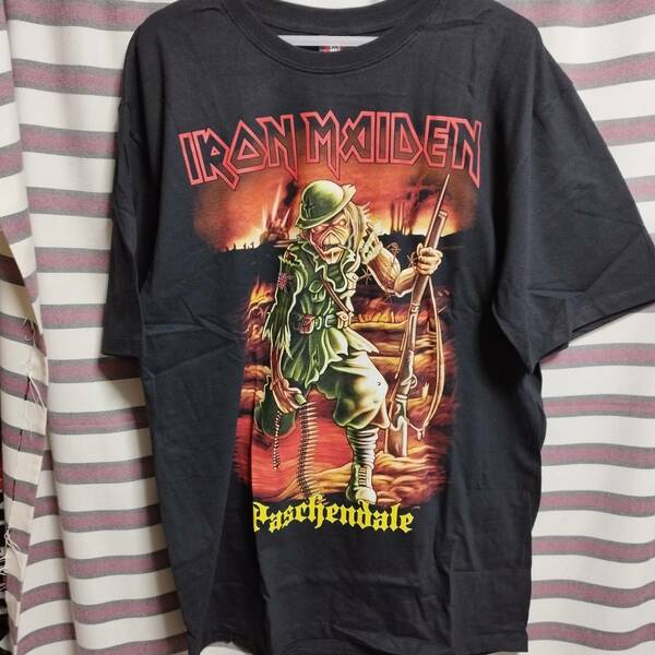 IRON MAIDEN アイアンメイデン　Ｔシャツ【XLサイズ】送料無料☆ バックプリント有 AC/DC バンドT