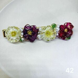 ハンドメイド　レジン　ヘアクリップ　春の花