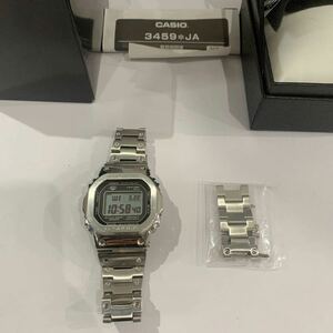 中古品 G-SHOCK GMW-B5000D-1JF Bluetooth 搭載 フルメタル 電波ソーラー メンズ シルバー色 箱付き 稼働品 casio カシオ