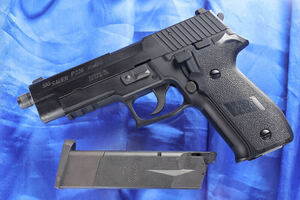  Tokyo Marui made gas blowback!SIG226 Laile do!! what . no special squad ...14mm regular screw outer barrel!!!