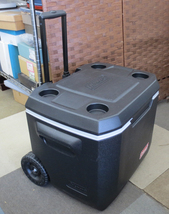 Coleman クーラーボックス　5882/5883 ホイールクーラー 60QT 幅58cm×奥行45cm ブラック コールマン 札幌 北20条店_画像2