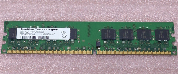 □SanMax SMD-4G68HP-8G *PC2-6400U/DDR2-800 Hynixチップ 240Pin DDR2 UDIMM 4GB 動作品