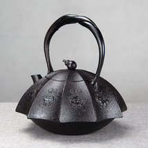 「龍生九子」鋳鉄製鉄瓶 提梁鉄瓶 手作り コーティングなし 老鉄瓶 やかんを沸かす お茶の道具 ティーポット1.3L_画像3
