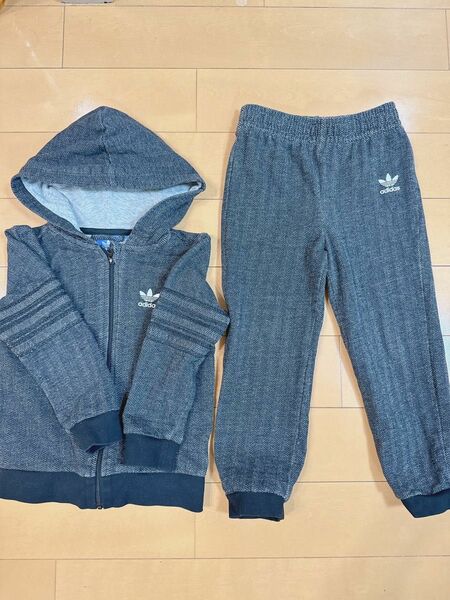 adidas セットアップ　キッズ