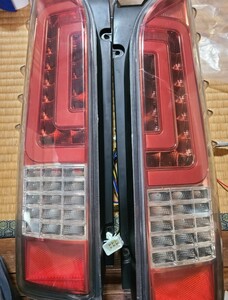 訳有り! アウトレット品! 200系 ハイエース ダブル ファイバー LED テールランプ レッドファイバー HA061185