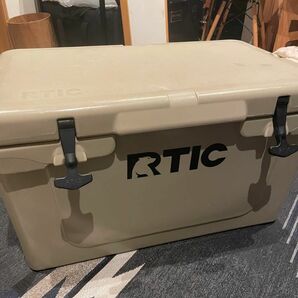 RTIC (アールテック) クーラーボックス　中古品