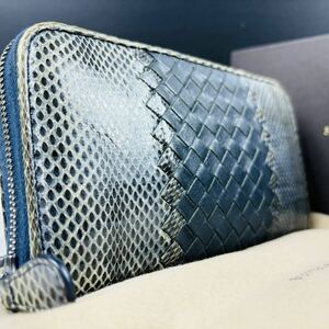 美品 BOTTEGA VENETA ボッテガヴェネタ 長財布 ラウンドファスナー メンズ イントレチャート パイソン レザー ネイビー 紺色 切り替え 箱付