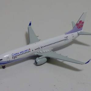 DRAGON 1/400 CHINA AIR LINES B 737-800 の画像1