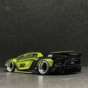 TSMモデル 1/64 LB-Silhouette WORKS Lamborghini Aventador GT EVO Lime LHD 改 深リム MINI GTの画像2