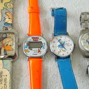 F685 Disney/ディズニー Donald Duck/ドナルド・ダック 腕時計 4点セット アクセサリー 大量 まとめて おまとめ まとめ売り 不動品の画像1
