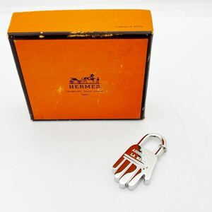 【美品】 HERMES エルメス カデナ ANNEE DE LA MAIN 2002 ハンド シルバーカラー 現状品