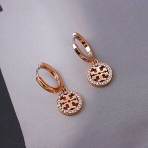 新品未使用　TB063-02 Tory Burch トリーバーチ　キラ　ロゴ　ピアス　ゴールドピンク