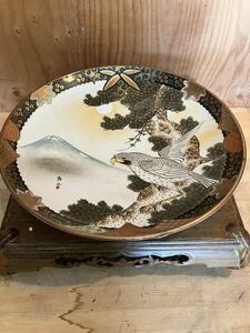 九谷焼 大皿 飾皿 色絵 題画：鷹に富士　サイズ直径39cm 骨董品 