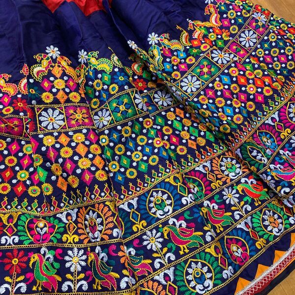 インド刺繍スカート ロングスカート エスニック アジアン ヴィンテージ レトロ 鳥 ネイビー カラフル 刺繍布 ダンス ボタニカル