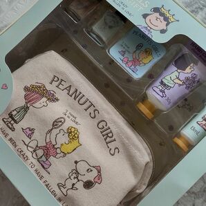 PEANUTS　GIRLS　COSMEGIFT！！お買い得！！