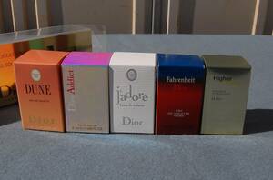 香水（4）クリスチャン・ディオール　5本　 Dior Voyage COLLECTION 　DUNE 　Higher energy 　 Fahrenheit 　J'ADORE　 Addict