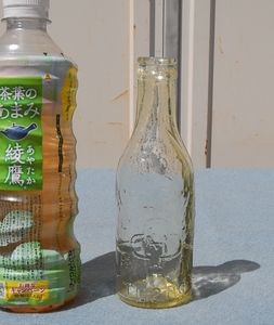 昭和初期　ガラス空瓶　透明黄色　エンボス文字　均質　コーヒー牛乳　登録商標　TO&CO 　一合入　三つ葉にＭ　レア品　