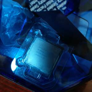 動作品 Intel インテル Core i9-9900K プロセッサー BOX 3.6GHz 8C/16T Coffee Lake LGA1151 殻割くまメタルの画像7