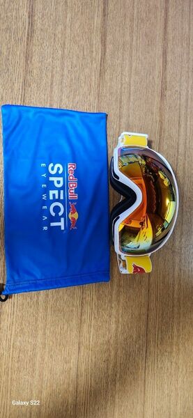 スノーボードゴーグル RedBull SPECT