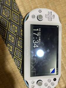 SONY　PlayStation Vita PCH-2000　 PSVita美品初期化済み