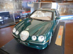 **1/18 Welly Jaguar S type green Welly Jaguar S-type 1998 Green Sovereign executive **