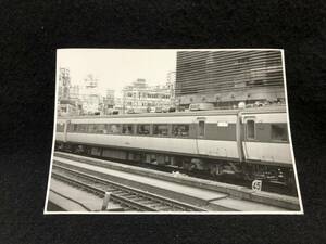 【昔の鉄道写真】L715-23■新宿駅■11M■サロ189＋モハ189■昭53.2.21■国鉄