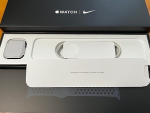 Apple Watch Nike Series 6（GPSモデル）- 40mmスペースグレイアルミニウムケース（サードパーティー製バンド＆カバーケース多数付属）