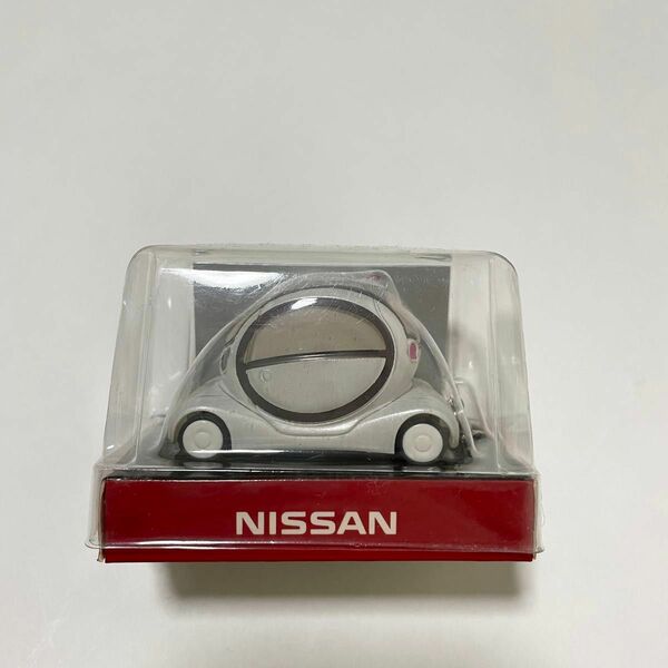 日産　NISSAN pivo ミニカー　光るミニカー　ボールチェーンキーホルダー　非売品