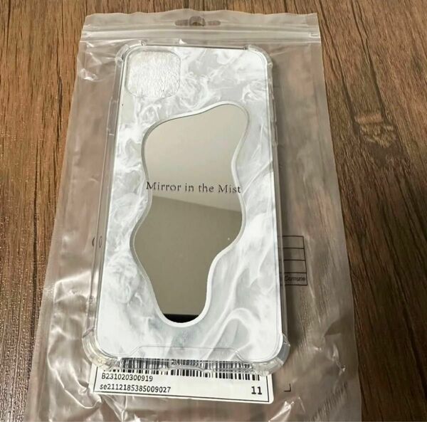【新品　未使用】iPhone11 ケース　ミラー付き 大理石調　軽量　人気