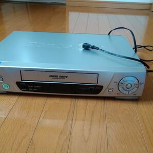 中古 VHSビデオデッキ PanasonicNV−H55 