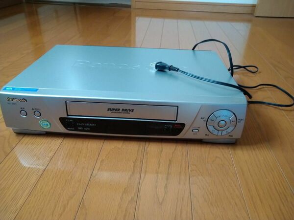 中古 VHSビデオデッキ PanasonicNV−H55 