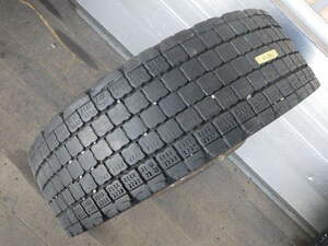 r413-31 * used studdless tires 245/70R19.5 136/134J Bridgestone W911 8 hole 1-0 truck tire ISO