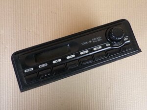 r611-17 ★ 日産 UD トラックス クオン 純正 AM/FM ラジオ 24V H27年 CD5ZA 60-15