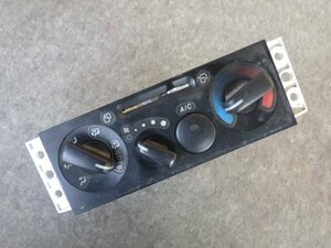 r642-93 ★ いすゞ エルフ エアコン コントロール スイッチ パネル H29年 TRG-NHR85 60-3